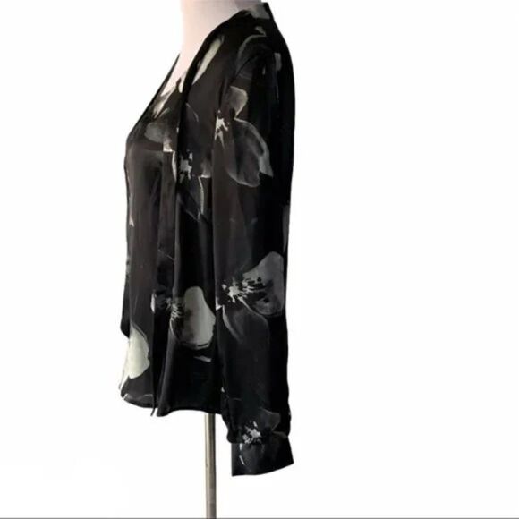 Matty M Black Floral Top size S - Picture 2 of 7